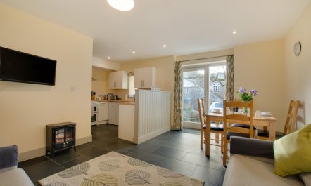 2 Bed in Totnes 1