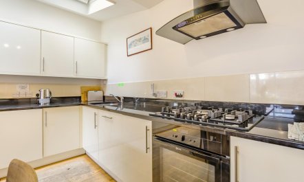 4 Bed in Southwold 8