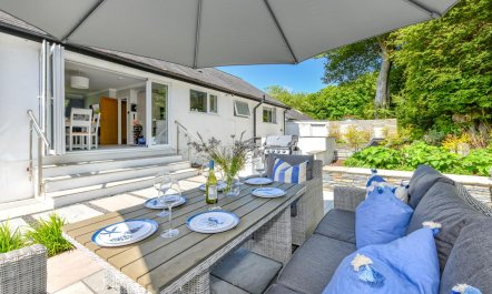 3 Bed in Llanbedrog 1