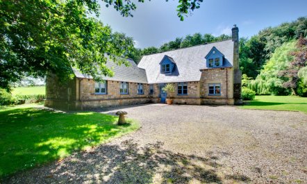 4 Bed in Waren Mill 1