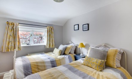 2 Bed in Burnham Market 9