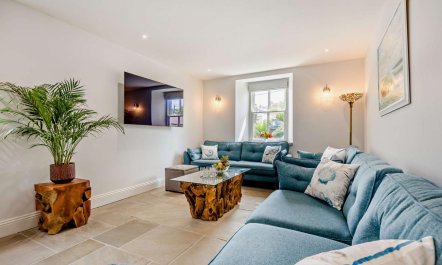 5 Bed in Porthleven 1