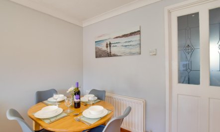 2 Bed in Newton 4