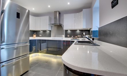 2 Bed in Aberystwyth 6