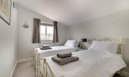 4 Bed in Southwold 6