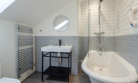 1 Bed in Menai Bridge 8