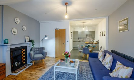 1 Bed in Menai Bridge 2