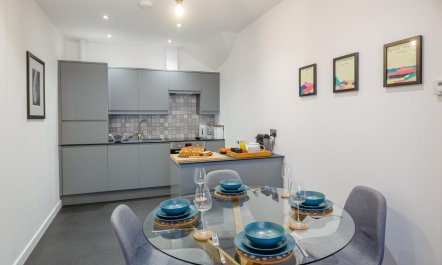 1 Bed in Menai Bridge 5