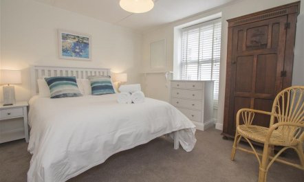 2 Bed in St Ives 2