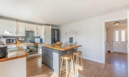 4 Bed in Seahouses 2