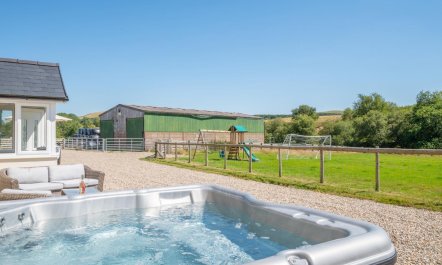 4 Bed in Welshpool 1