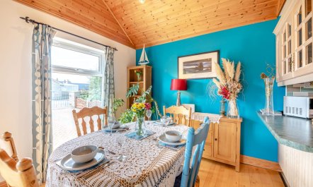 2 Bed in Staithes 3