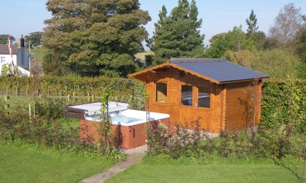 2 Bed in Nr Brampton 1