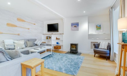 3 Bed in Dartmouth 1