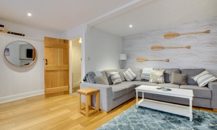 3 Bed in Dartmouth 2