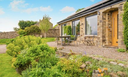 2 Bed in Carlton 1