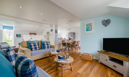 2 Bed in Newquay 3