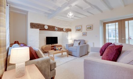 3 Bed in Machynlleth 1