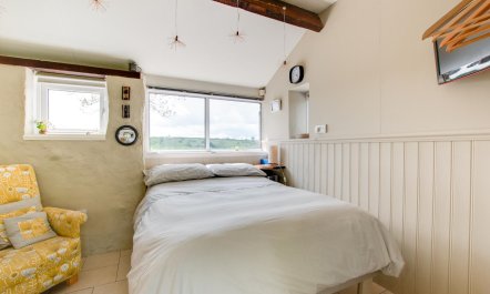 1 Bed in Crowdecote 7