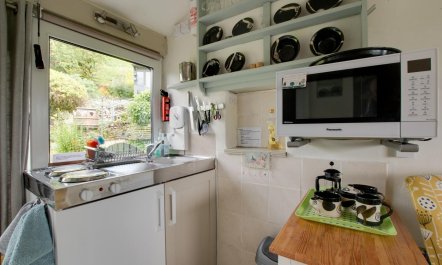 1 Bed in Crowdecote 5