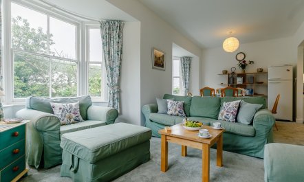 2 Bed in St. Levan 2