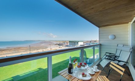2 Bed in Westward Ho! 4