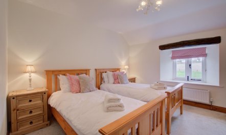 3 Bed in Edgefield 7