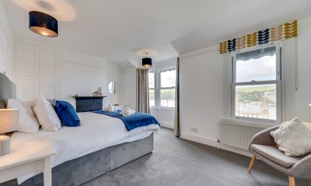 2 Bed in Dartmouth 5