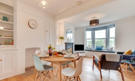 2 Bed in Dartmouth 4