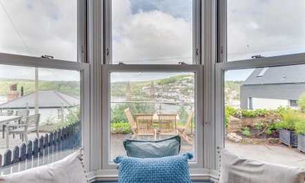 2 Bed in Dartmouth 1