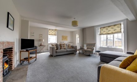 6 Bed in Nr Southwold 1