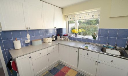 2 Bed in Mumbles 5