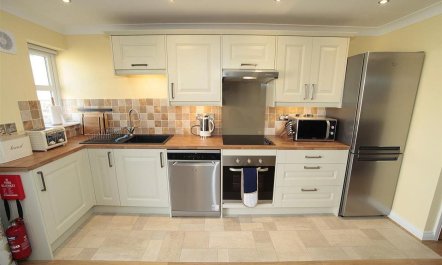 2 Bed in Port Eynon 3