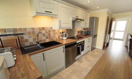 2 Bed in Port Eynon 7