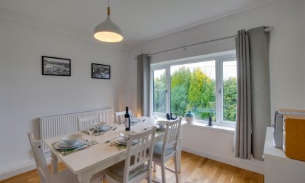 2 Bed in Llanmadoc 4