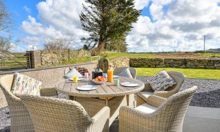 4 Bed in Rhoshirwaun 4