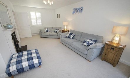 4 Bed in Gower 7