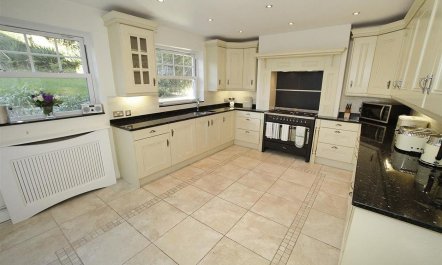 4 Bed in Gower 2
