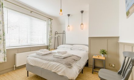 2 Bed in Holt 9