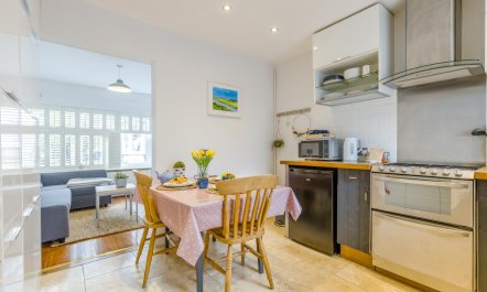2 Bed in Holt 1