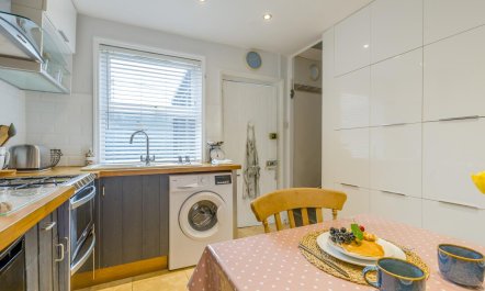 2 Bed in Holt 4