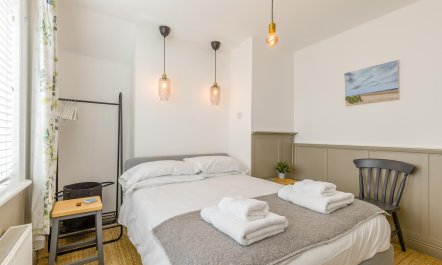 2 Bed in Holt 8
