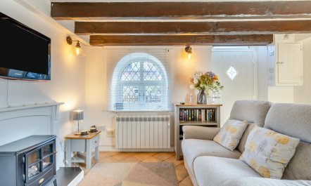 1 Bed in Weybourne 2