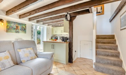 1 Bed in Weybourne 4