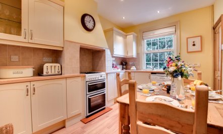 3 Bed in Whitby 5
