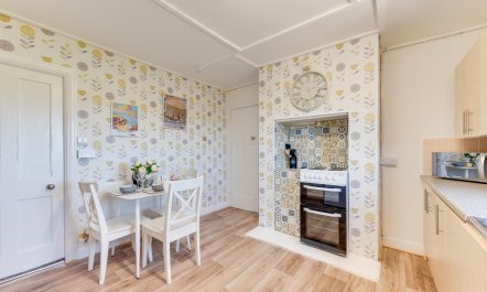 2 Bed in Ilfracombe 4