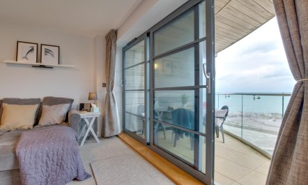 2 Bed in West Bay 3