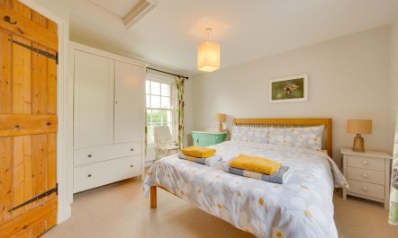 5 Bed in Guestwick 5