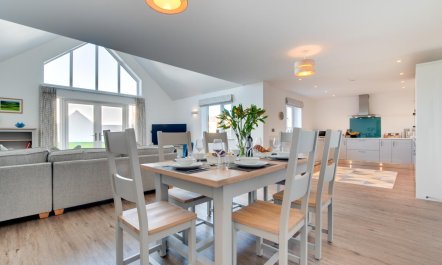 3 Bed in Westward Ho 3