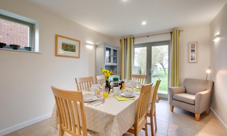 4 Bed in Hempstead 3